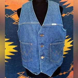 VTG 70’s Wrangler Sherpa Lined Dark Wash Denim Vest! With Pockets!